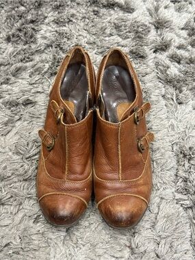 BOC Born Concept Brown Leather Heeled Ankle Boots Booties Buckle Size 8.5 (40)